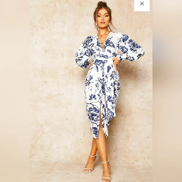 NWT blue & white floral Boohoo dress size 6 - Picture 4 of 4